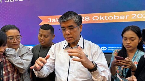 Menteri Ketenagakerjaan (Menaker) Yassierli dalam media briefing: Refleksi Satu Tahun Asta Cita Bidang Ketanagakerjaan, di kantor Kemnaker, Jakarta, Selasa (28/10/2025).