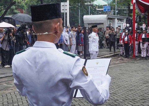 Upacara peringatan Hari Sumpah Pemuda di Museum Sumpah Pemuda, Jakarta, Selasa (28/10/2025).