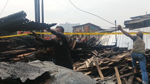 Belasan Kios Kayu di Pasirkoja Bandung Terbakar, Rumah Warga Ikut Ludes Dilahap Api