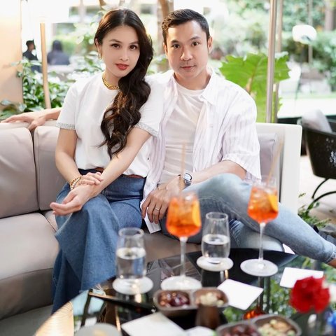 Meski begitu, pasti KLovers penasaran dengan sumber kekayaan Harvey Moeis kan? Bapak dua anak ini memang berkecimpung di bisnis pertambangan. Ia memiliki bisnis batu bara di Bangka Belitung.