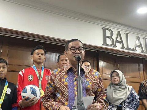 Suasana kawasan Patung Jenderal Sudirman, Jakarta, Kamis (13/5/2021). Jalanan Ibu Kota lengang pada libur hari Idul Fitri 1442 H.Liputan6.com/JohanTallo