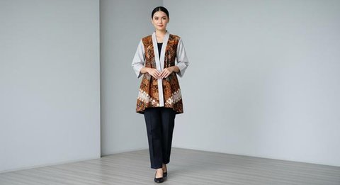 Contoh Model Atasan Batik Kimono Anti Kaku 2025