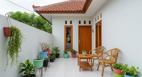 Tips Menata Pot Bunga dan Kursi di Teras Sempit agar Tetap Nyaman