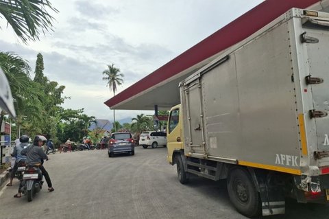 Pemprov Lampung memastikan pasokan BBM di SPBU tetap terpenuhi, menepis isu kelangkaan. Koordinasi intensif dengan Pertamina dilakukan untuk menjaga ketersediaan pasokan BBM Lampung.