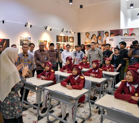 Menteri Sosial Saifullah Yusuf atau Gus Ipul saat menghadiri pembukaan pameran bertajuk