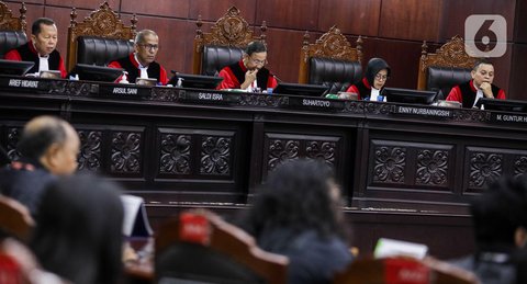 Dharma Oeratmangun juga meminta MK menolak permohonan para pemohon untuk seluruhnya atau menyatakan permohonan tidak dapat diterima. (Liputan6.com/Herman Zakharia)