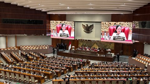 DPR RI melantik tiga anggota Pengganti Antarwaktu (PAW) sisa masa jabatan 2019-2024 dalam sidang paripurna DPR RI, Selasa (21/11/2023). (Liputan6.com/Nanda Perdana Putra)
