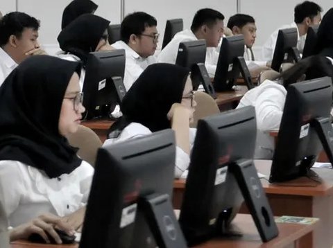 CPNS saat mengikuti SKD di Kantor BKN Pusat, Jakarta, Senin (27/1/2020). Tes SKD CPNS Tahun Anggaran 2019 diselenggarakan mulai 27 Januari hingga 28 Februari 2020 dengan jumlah peserta memenu