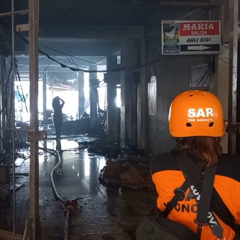 Ratusan Kios Pasar Wonogiri Kota Hangus, Tangis Pedagang Meledak, Pemda Resmi Tanggap Darurat