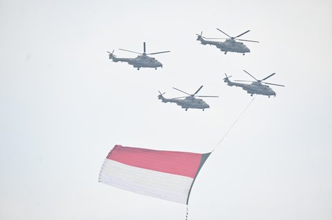 Demo udara TNI AU di HUT ke-80 TNI di kawasan Monumen Nasional (Monas)