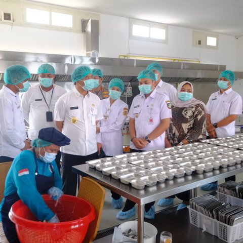 Gubernur Luthfi Turun Tangan, Sidak SPPG Solo Imbas Kasus Keracunan MBG