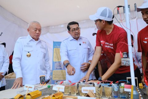 Menteri Ekraf Teuku Riefky Harsya mewakili Presiden Prabowo Subianto meresmikan Sekolah Garuda Transformasi di SMAN Banua, Banjarmasin, Kalimantan Selatan