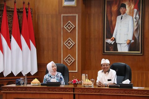 Kepala BMKG Dwikorita Karnawati dan Gubernur Bali I Wayan Koster