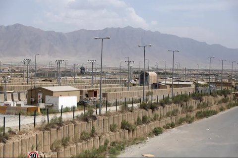 Pangkalan udara Bagram setelah militer AS meninggalkan pangkalan tersebut, di provinsi Parwan, utara Kabul, Afghanistan, pada tahun 2021