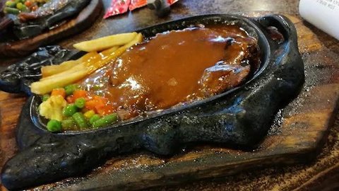 Rekomendasi Tempat Makan Enak di Lengkong Kecil Bandung (Jabarprov.go.id)