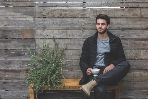 Ilustrasi celana jeans. (dok. Waldermar Brandt/Unsplash.com)