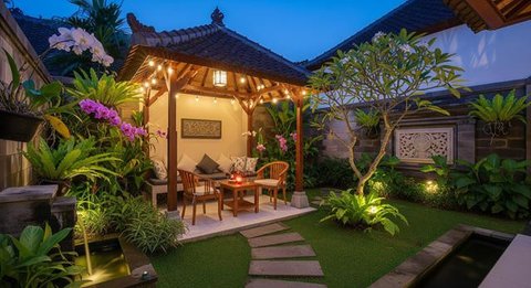 Desain Halaman Belakang Rumah Kecil dengan Lampu Taman Estetik untuk Suasana Romantis