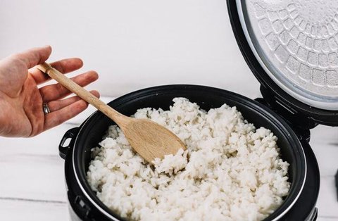 Nasi Gosong di Bawah Panci Magic Com