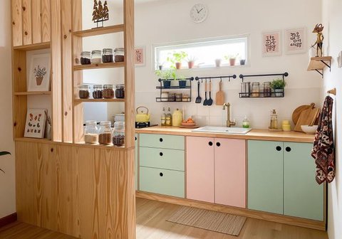 Dapur Warna Biru Pastel yang Tenang/Dapur Sederhana Warna Pastel Ala Korea di Rumah Mungil (Sumber:gemini.com)