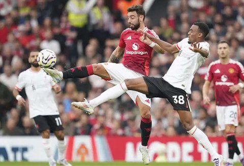 Manchester United menelan kekalahan dengan skor telak 0-3 dari sang rival abadi, Liverpool. Keduanya bertemu dalam laga pekan ketiga Premier League 2024/2025 di Old Trafford, Minggu (1/9/2024