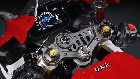 Yamaha memperkenalkan R7 dengan fitur yang terbaru (bikewale.com)