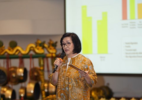 Direktur Utama Indodana Finance, Mira Wibowo dalam acara Literasi Finansial dalam Era Digital: Membangun Mindset Keuangan Generasi Baru