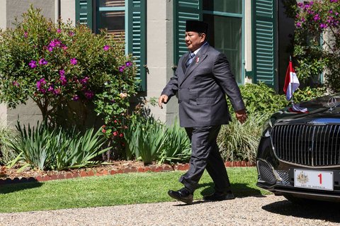 Presiden Prabowo Subianto tiba di kediaman resmi Perdana Menteri Australia Anthony Albanese di Kirribilli House di Sydney, Australia, Rabu (12/11/2025).