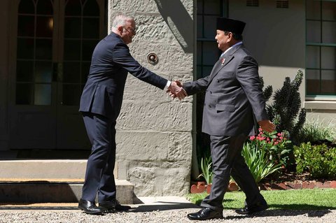 Presiden Prabowo Subianto saat bertemu Perdana Menteri Australia Anthony Albanese  di Kirribilli House, Sydney, Australia, Rabu (12/11/2025).