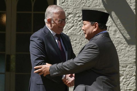 Presiden Prabowo Subianto saat bertemu Perdana Menteri Australia Anthony Albanese  di Kirribilli House, Sydney, Australia, Rabu (12/11/2025).
