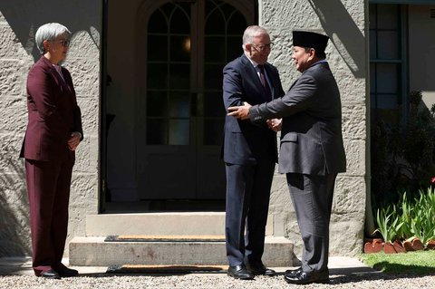 Presiden Prabowo Subianto saat bertemu Perdana Menteri Australia Anthony Albanese didampingi  Menteri Luar Negeri Penny Wong di Kirribilli House, Sydney, Australia, Rabu (12/11/2025).
