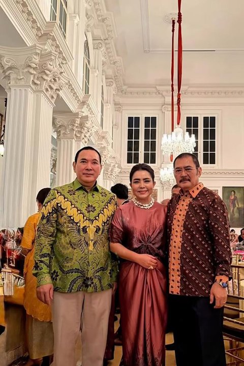 Potret Mayangsari Hadiri Dinner Acara Keluarga/Gemini AI