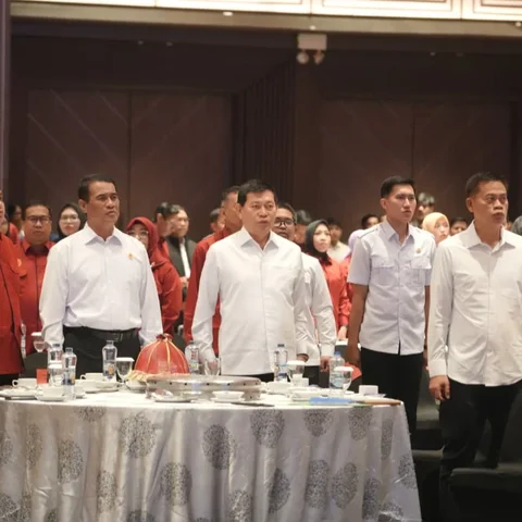 Amran Sulaiman Serukan Alumni Unhas Bangun Legacy Bertaraf Internasional