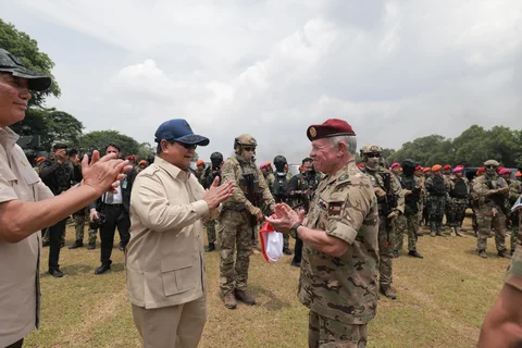 Potret Prabowo-Raja Abdullah II Saksikan Demontrasi Drone dari TNI dan Angkatan Bersenjata Yordania