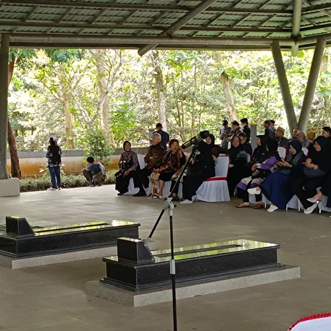 pelayat berdatangan jelang pemakaman Rugiya Usman