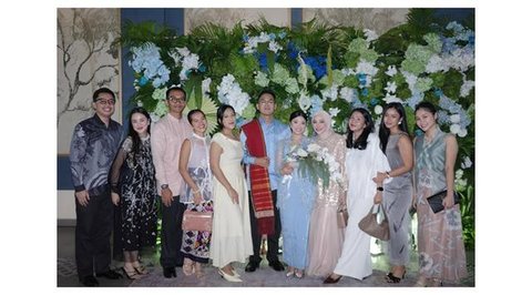 Aurel Hermansyah hadiri lamaran adik Raditya Dika. [IG: @aurelie.hermansyah]