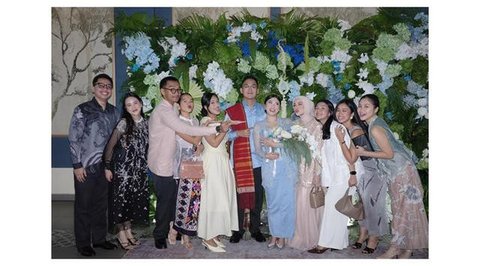 Aurel Hermansyah hadiri lamaran adik Raditya Dika. [IG: @aurelie.hermansyah]