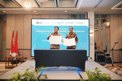 Perkuat Rantai Pasok, Pertamina-Pupuk Kaltim Kerja Sama Jual Beli Soda Ash di Pasar Domestik