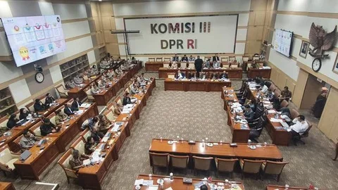 Rapat Wakapolri dan Komisi III DPR (Foto: Habibie/merdeka.com)