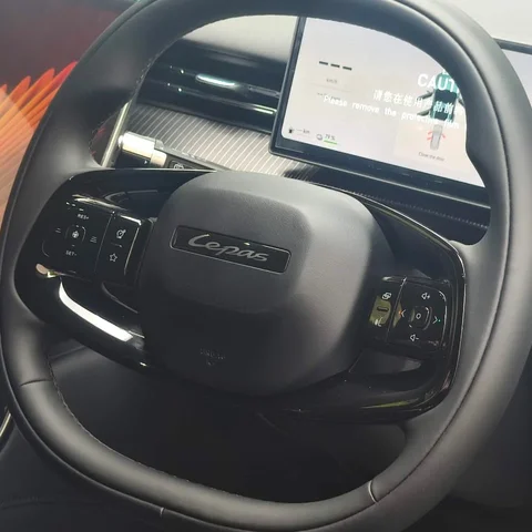Lepas L8 Pamerkan Keanggunan Baru di Segmen SUV Desain Unik & Fitur RPA Jadi Pembeda