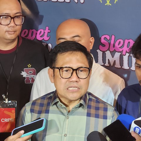 Cawapres nomor urut 1, Muhaimin Iskandar (Cak Imin) menghadiri acara Slepet Imin di salah satu Foodcourt, Jalan Raya Margonda, Kota Depok, Jawa Barat. (Liputan6.com/Dicky Agung Prihanto)