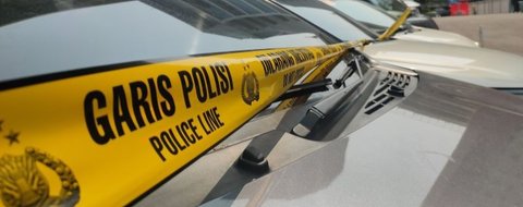 Polres Metro Jakarta Barat menyita 13 mobil dan 17 motor hasil kejahatan dari tiga kasus pencurian yang melibatkan 10 tersangka.