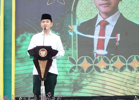 Wapres Gibran Rakabuming Raka menghadiri Pondok Pesantren Asshodiqiyah Semarang, Jalan Sawah Besar Timur, Kaligawe, Kecamatan Gayamsari, Semarang, Jawa Tengah, Minggu (2/11).