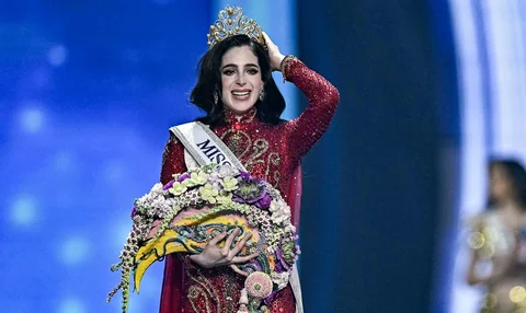 Miss Meksiko Fatima Bosch saat penobatan Miss Universe 2025 di Nonthaburi, utara Bangkok, Jumat (21/11/2025).