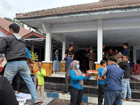 BRI Peduli Salurkan Bantuan bagi Warga Terdampak Erupsi Semeru