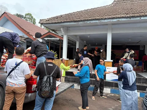 BRI Peduli Salurkan Bantuan bagi Warga Terdampak Erupsi Semeru