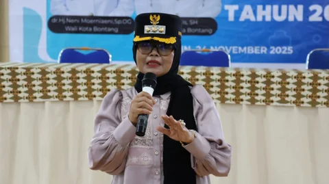 Wali Kota Bontang Neni Moerniaeni memberi sambutan di acara Diseminasi Audit Kasus Stunting Tahun 2025