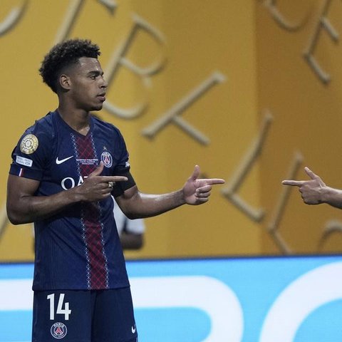 Pemain muda PSG, Desire Doue, melakukan selebrasi setelah mencetak gol ke gawang Inter Milan pada final Liga Champions 2024/2025 di Stadion Allianz Arena, Munich, Minggu (1/6/2025) dini hari