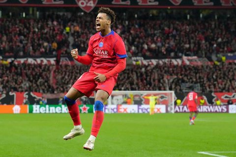 Pemain muda PSG, Desire Doue, melakukan selebrasi setelah mencetak gol ke gawang Inter Milan pada final Liga Champions 2024/2025 di Stadion Allianz Arena, Munich, Minggu (1/6/2025) dini hari