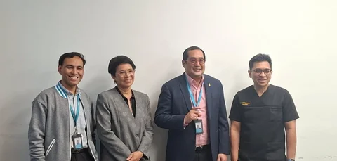 Dari kiri ke kanan: Ahmad Lutfi bin Abdul Rahman (CEO Hospital Picaso); Dr Sharifah Halimah Jaafar, Konsultan Ginekologi dan Spesialis Endometriosis; Konsultan Bedah Kolorektal dari Hospital Picaso, Dato&rsquo; Dr. Luqman Mazlan; dan Dr. Badrulhisham Bahadzor, Spesialis bedah Urology, Hospital Picaso.