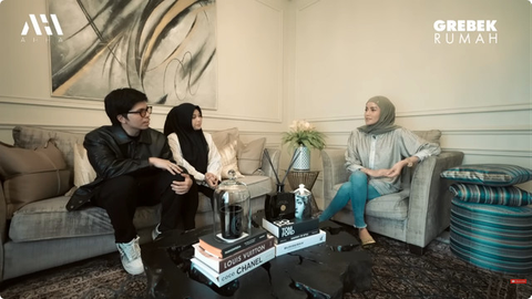 Potret Ruang Tamu Rumah Olla Ramlan (YouTube AH)